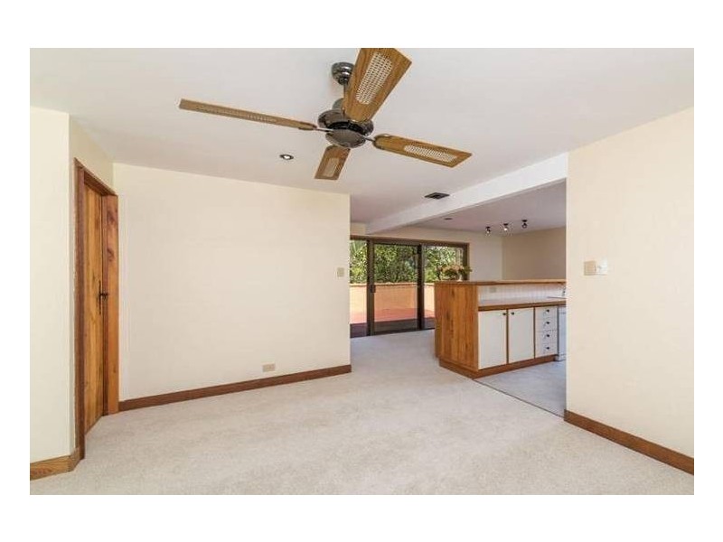 9 Blackstone Street, Indooroopilly QLD 4068