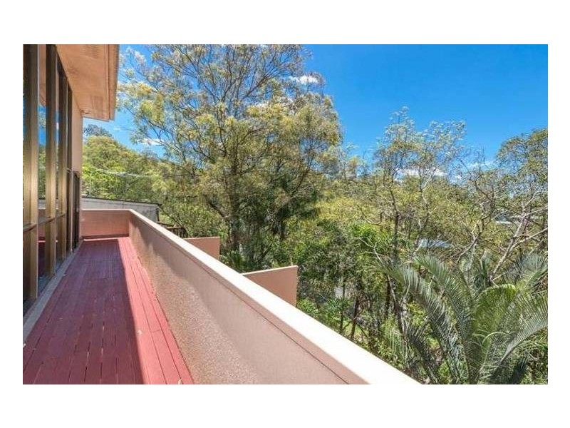 9 Blackstone Street, Indooroopilly QLD 4068