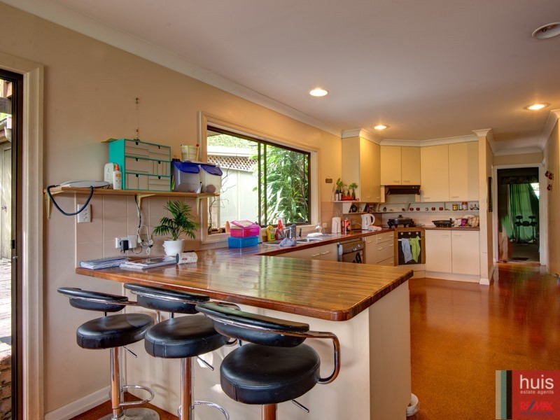 446 Old Cleveland Rd East, Birkdale QLD 4159