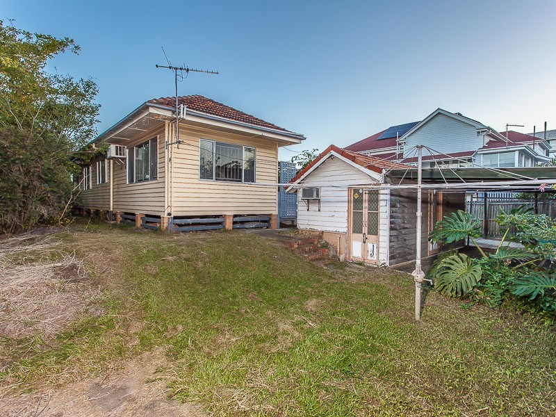 9 Stanley Terrace, Taringa QLD 4068