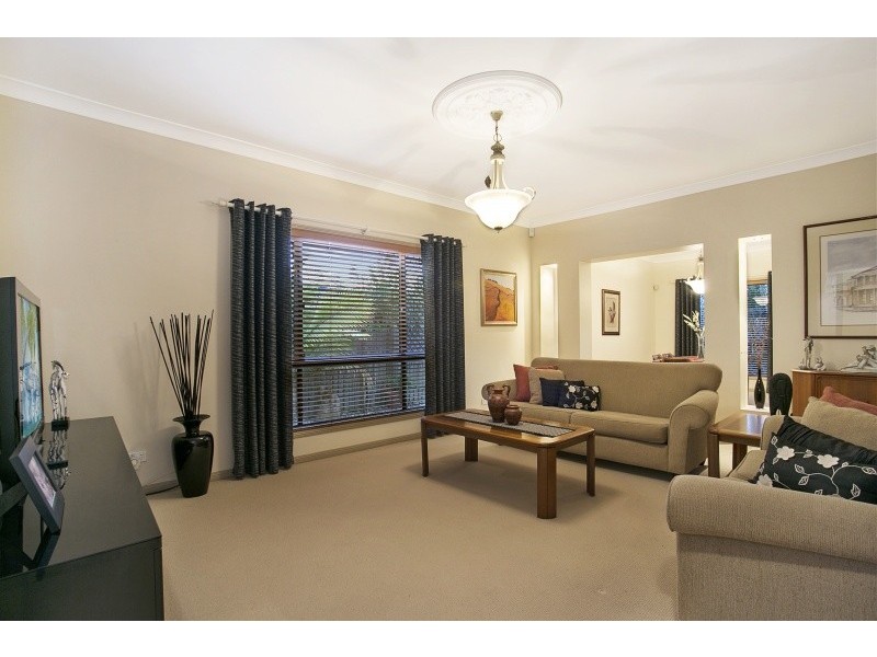 51 Joseph Place, Sinnamon Park QLD 4073