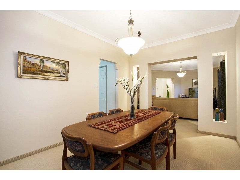 51 Joseph Place, Sinnamon Park QLD 4073