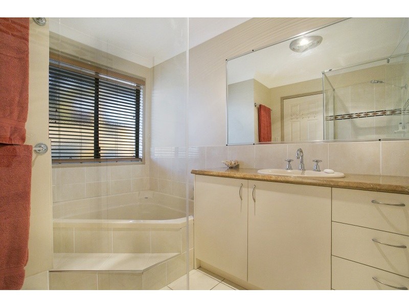 51 Joseph Place, Sinnamon Park QLD 4073