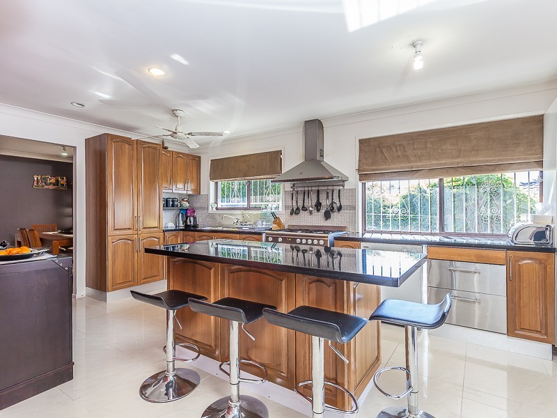 2 Janus Court, Eatons Hill QLD 4037