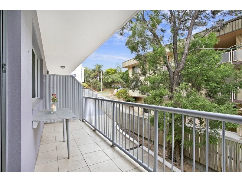 2/64 Warren Street, St Lucia QLD 4067