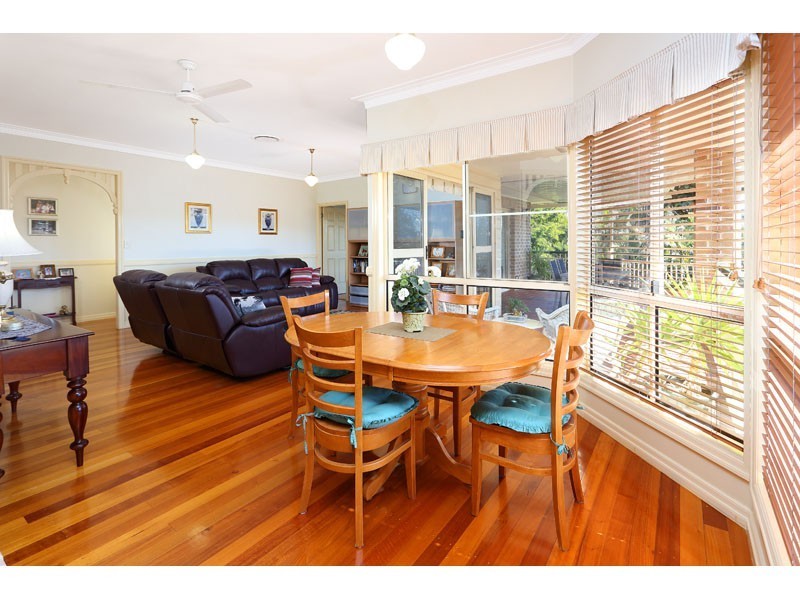 3 Preston Place, Brookfield QLD 4069