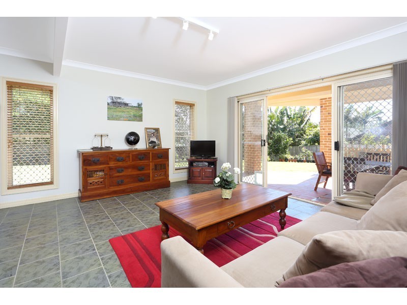 3 Preston Place, Brookfield QLD 4069