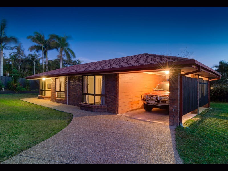 11 Webber Pl, Wynnum West QLD 4178