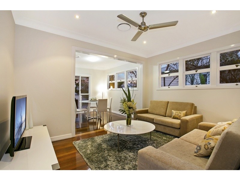 22 Greenlaw Street, Indooroopilly QLD 4068