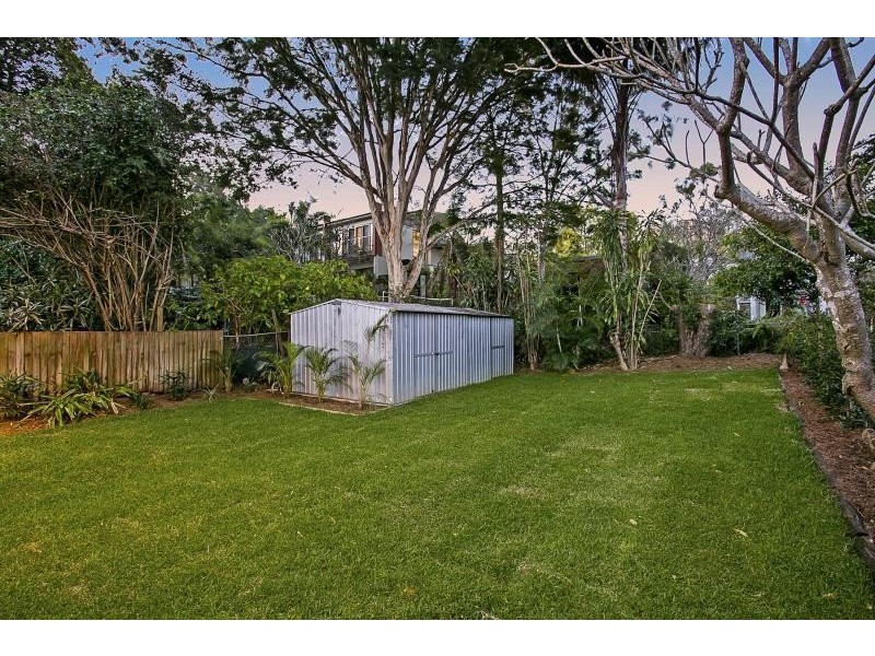 22 Greenlaw Street, Indooroopilly QLD 4068