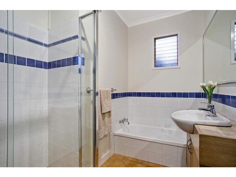 22 Greenlaw Street, Indooroopilly QLD 4068