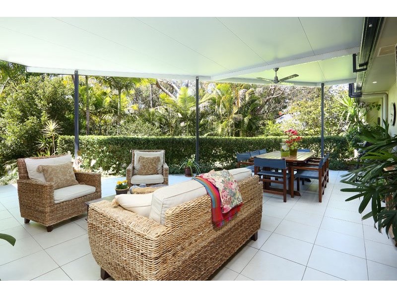1 Gleneagle Street, Kenmore QLD 4069