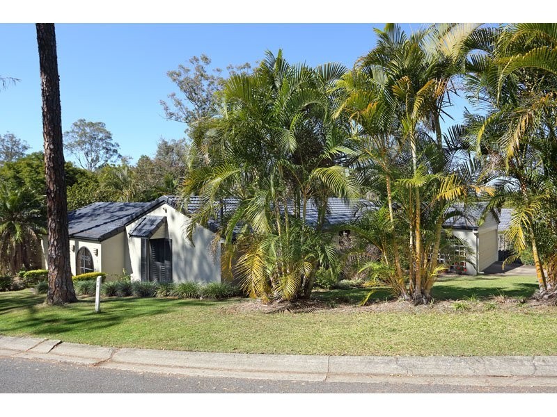1 Gleneagle Street, Kenmore QLD 4069