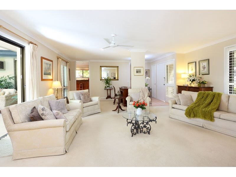 1 Gleneagle Street, Kenmore QLD 4069