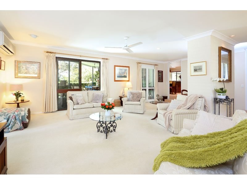 1 Gleneagle Street, Kenmore QLD 4069