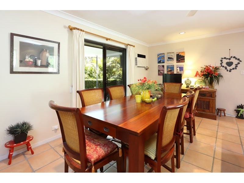 1 Gleneagle Street, Kenmore QLD 4069