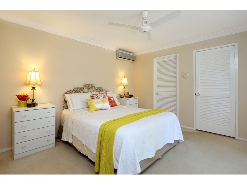 1 Gleneagle Street, Kenmore QLD 4069