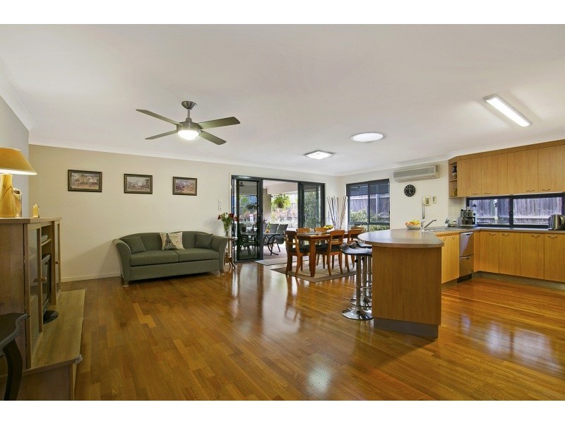 52 Brookeside Crescent, Seventeen Mile Rocks QLD 4073