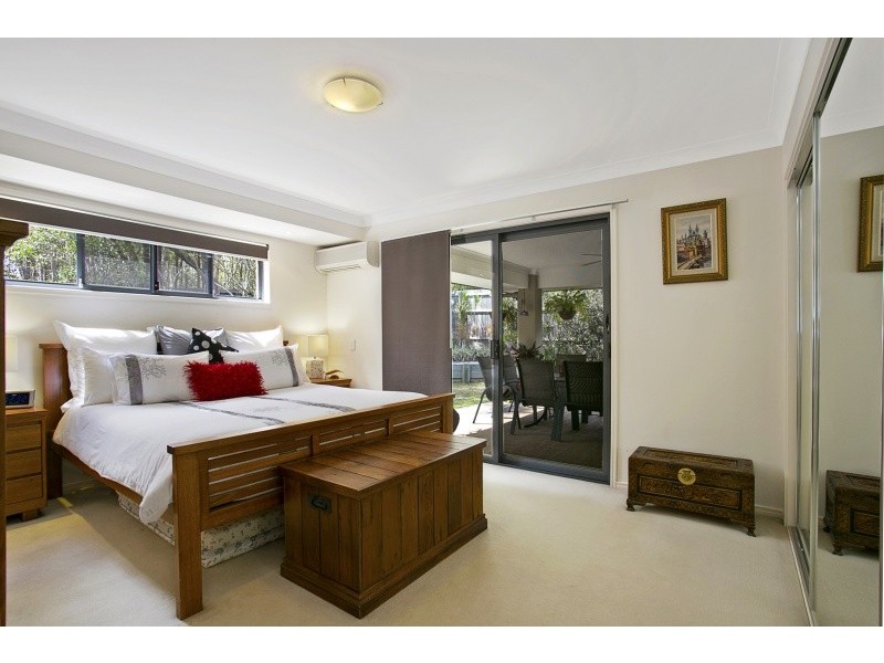 52 Brookeside Crescent, Seventeen Mile Rocks QLD 4073