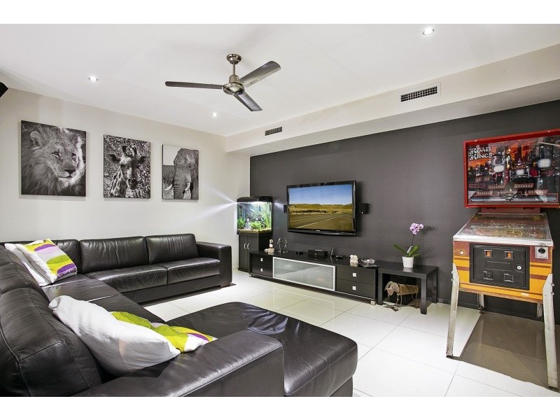 63 Sinnamon Road, Sinnamon Park QLD 4073