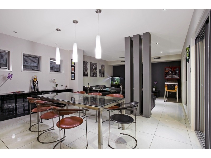 63 Sinnamon Road, Sinnamon Park QLD 4073