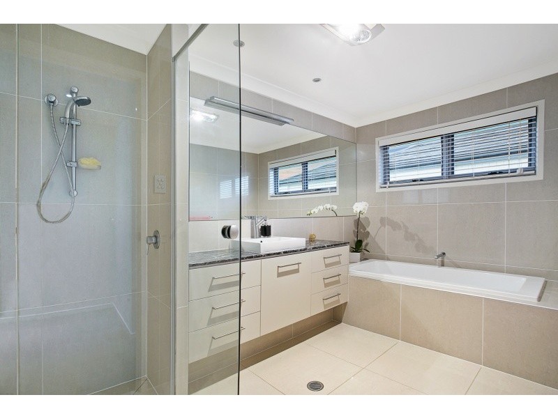 63 Sinnamon Road, Sinnamon Park QLD 4073