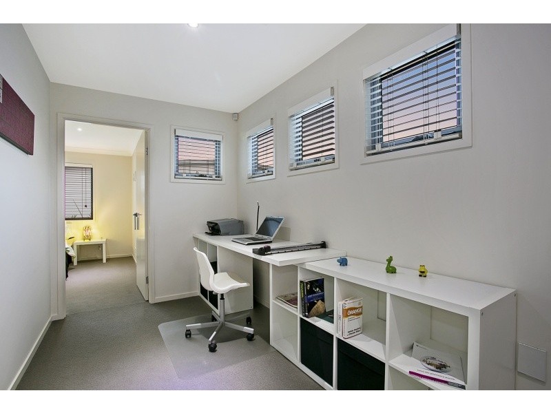 63 Sinnamon Road, Sinnamon Park QLD 4073