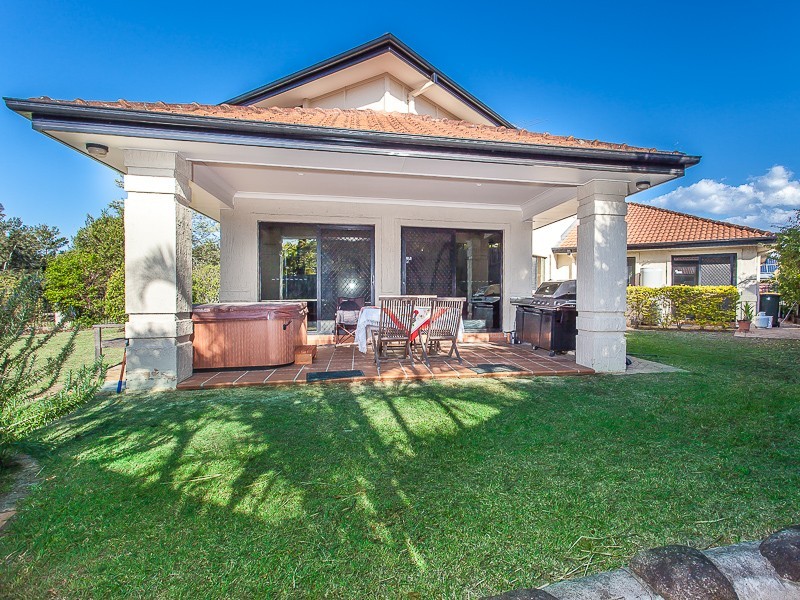 3 Lightwood Place, Sinnamon Park QLD 4073