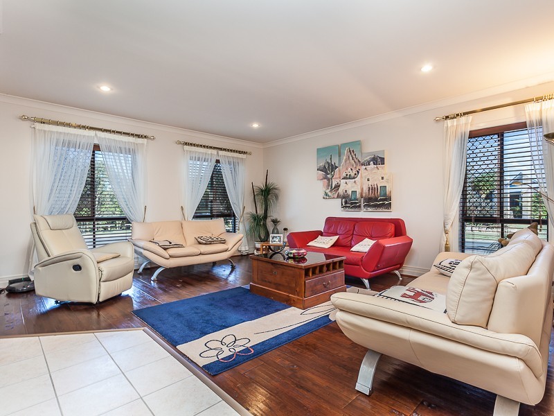 3 Lightwood Place, Sinnamon Park QLD 4073