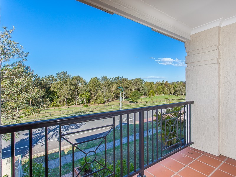 3 Lightwood Place, Sinnamon Park QLD 4073