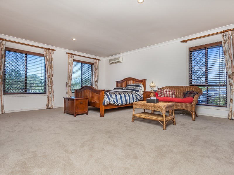 3 Lightwood Place, Sinnamon Park QLD 4073