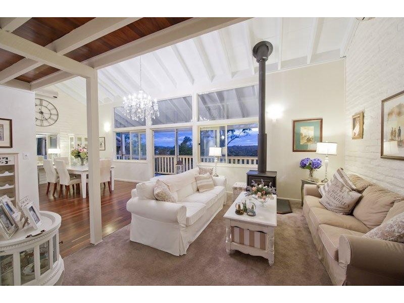 34 Pentlay Street, Kenmore QLD 4069