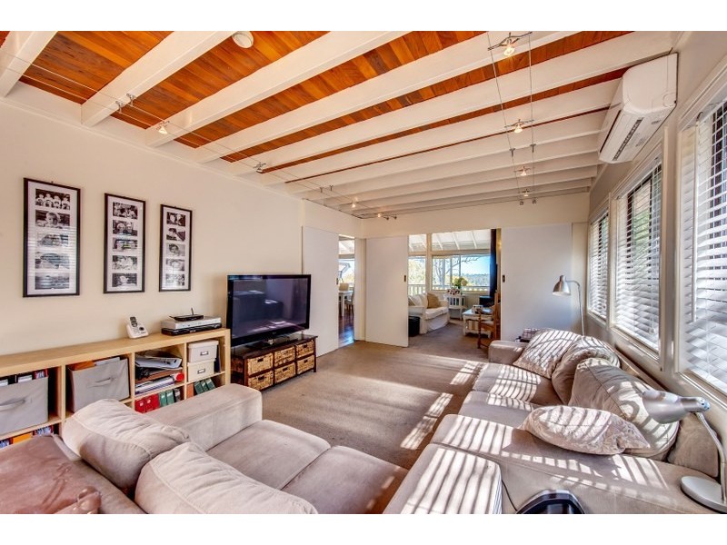 34 Pentlay Street, Kenmore QLD 4069