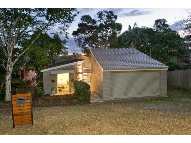 34 Pentlay Street, Kenmore QLD 4069