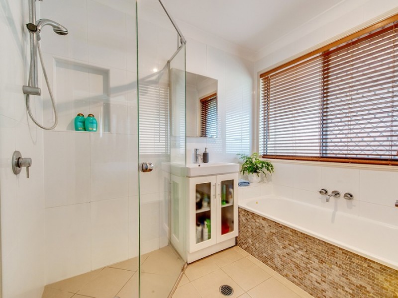 5 Pinaster Street, Forest Lake QLD 4078