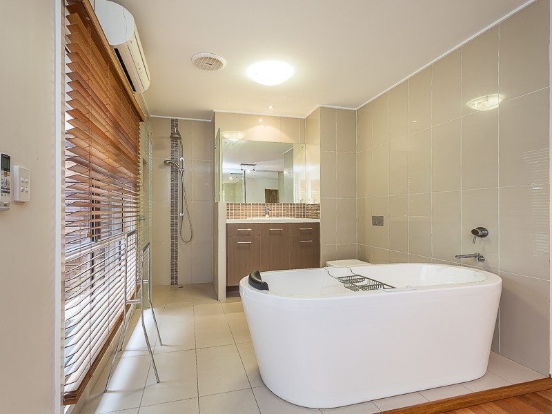 11 Wexford Street, Kenmore Hills QLD 4069