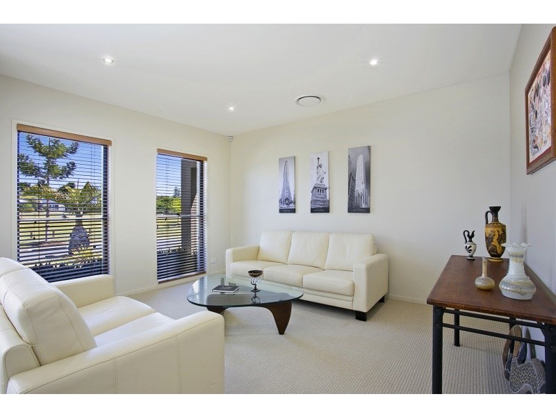 75 Sinnamon Road, Sinnamon Park QLD 4073