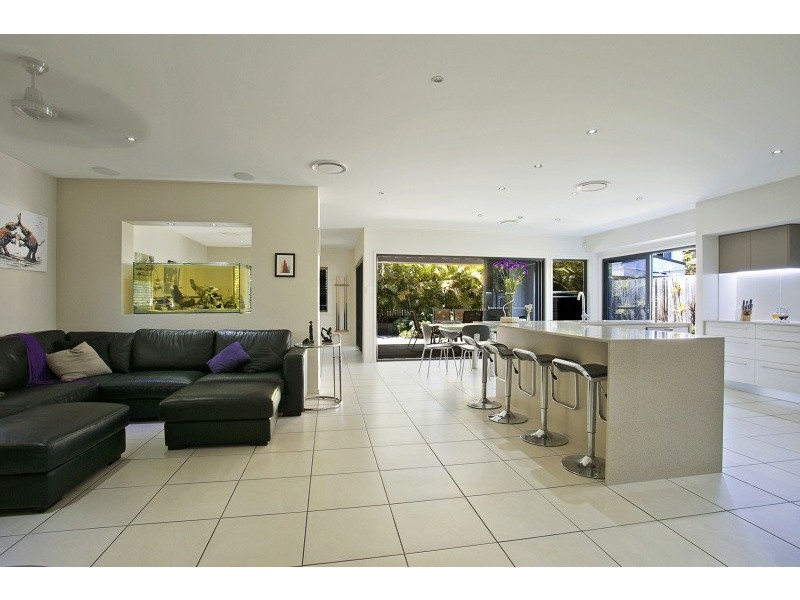 75 Sinnamon Road, Sinnamon Park QLD 4073