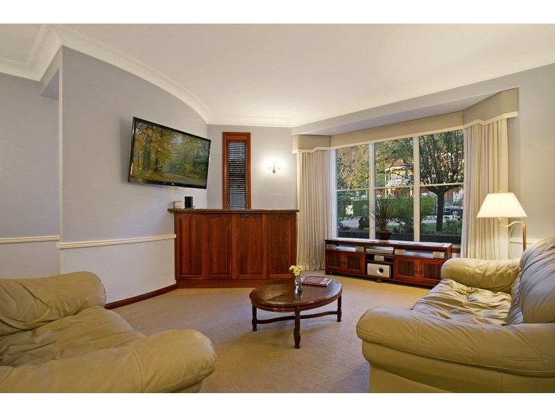 20 Drysdale Street, Mount Ommaney QLD 4074