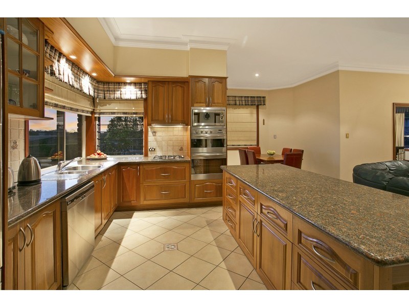 20 Drysdale Street, Mount Ommaney QLD 4074