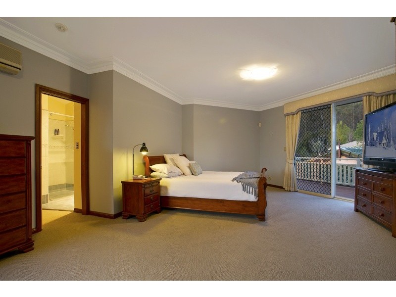 20 Drysdale Street, Mount Ommaney QLD 4074