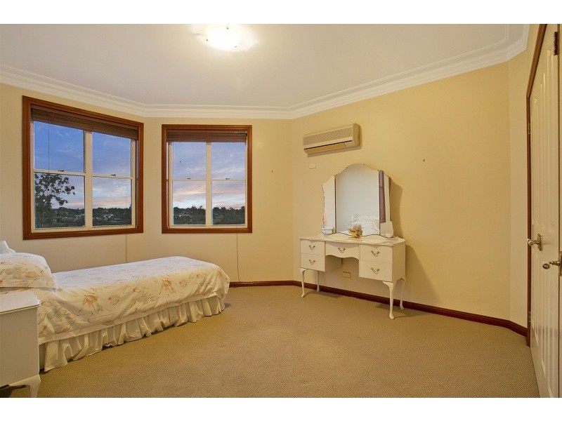 20 Drysdale Street, Mount Ommaney QLD 4074