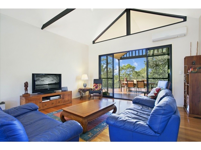 135 Pullenvale Road, Pullenvale QLD 4069