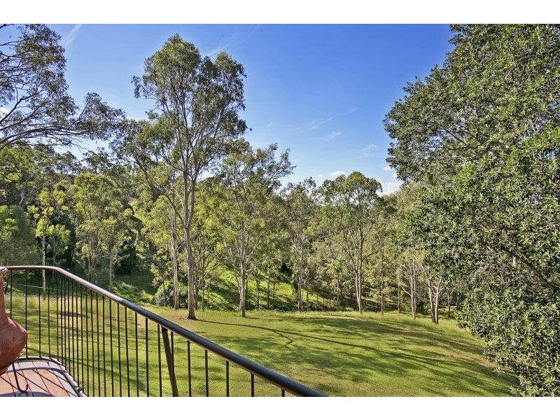 135 Pullenvale Road, Pullenvale QLD 4069