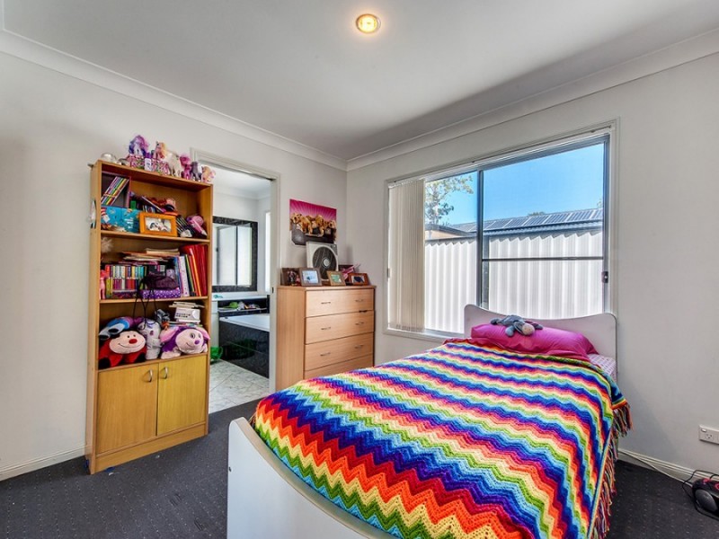 4 Wren Close, Forest Lake QLD 4078