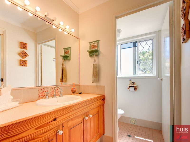 13 Biscay St, Wellington Point QLD 4160