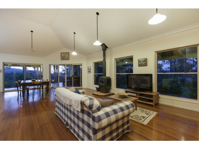 878a Upper Brookfield Road, Upper Brookfield QLD 4069