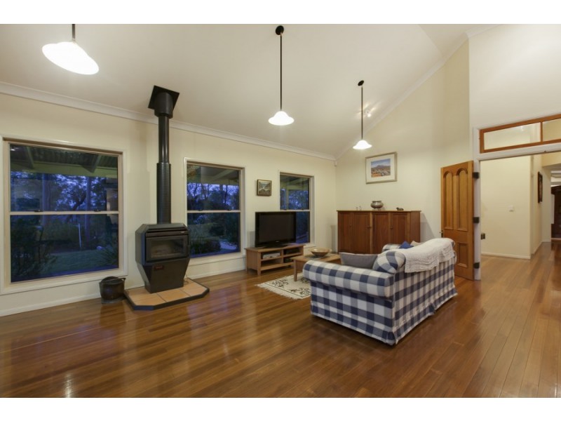 878a Upper Brookfield Road, Upper Brookfield QLD 4069