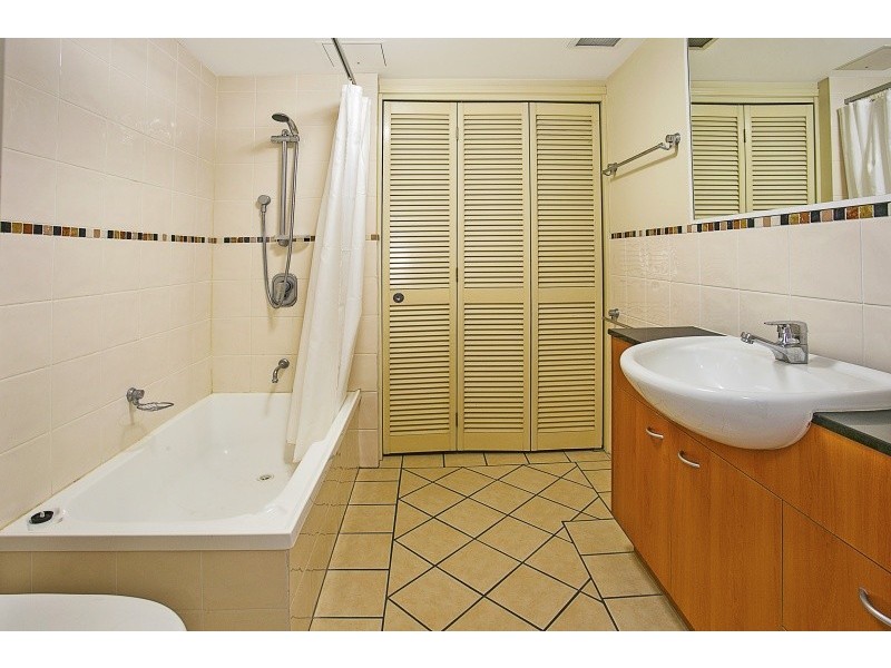 121/5 Chasely Street, Auchenflower QLD 4066