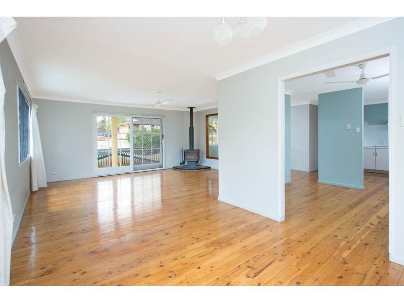 1 Sundown Street, Kenmore QLD 4069